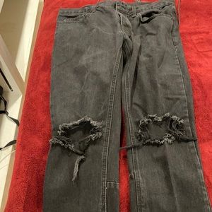 Mnml knee rip jeans